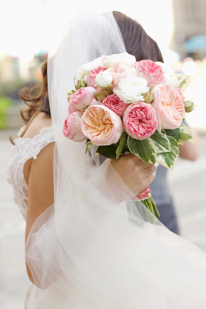 Blush %26 Ivory Garden Rose Bouquet
Photography: Amanda Sudimack for Artisan Events
Read More:
http://www.insideweddings.com/weddings/customized-chicago-wedding-with-pink-blush-marsala-color-palette/911/ Bride in veil and lace dress holding bouquet of pink garden rose flowers and white flowers greenery