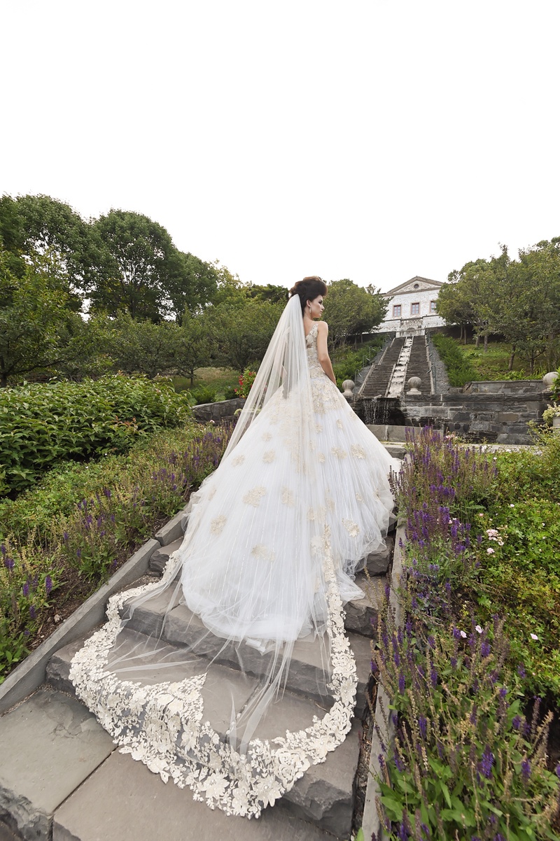 Intricate Cathedral Veil
Photography: Carasco Photography
Read More:
http://www.insideweddings.com/weddings/styled-shoot-combines-old-world-charm-and-contemporary-fashion/849/ bride in ines di santo julia, ball gown with gold appliques, marie antoinette hair, matching veil