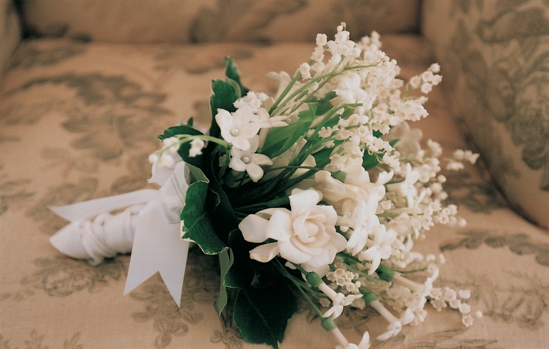Lily of the Valley Bridal Bouquet
Photography: Susan Bordelon Photography
Read More:
http://www.insideweddings.com/weddings/lindsay-price-and-shawn-piller/98/ White and ivory flowers tied with ribbon