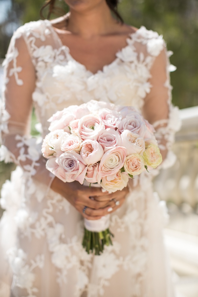 Pink Bouquet with Roses
Photography: Samuel Lippke Studios
Read More:
http://www.insideweddings.com/weddings/outdoor-jewish-wedding-ceremony-luxe-reception-in-california/1160/ Wedding bouquet with varieties of light pink roses and garden roses flower applique marchesa dress