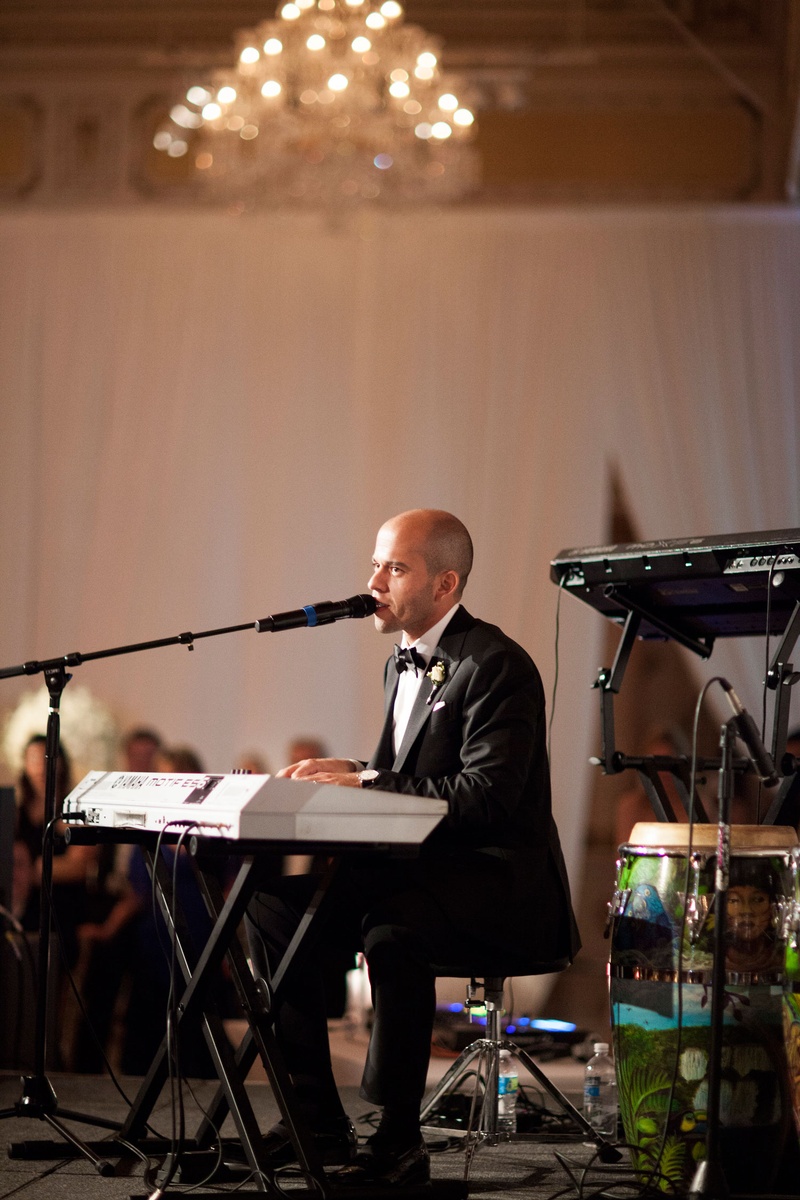 Surprise Performance by the Groom
Photography: Nancy Cohn Photography
Read More:
http://www.insideweddings.com/weddings/destination-wedding-with-white-gold-color-palette-in-palm-beach/1028/ Wedding reception surprise performance by groom keyboard piano singing song written for bride