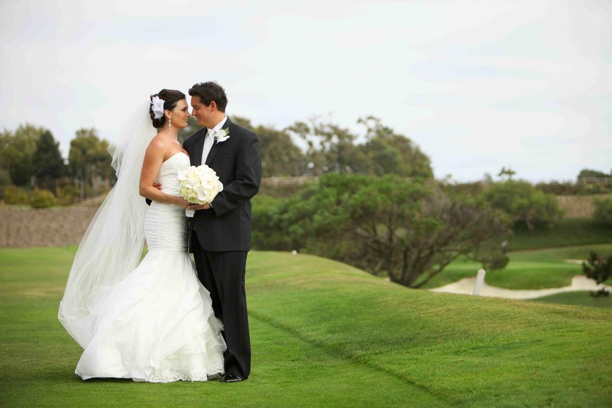 Article: Lighting Secrets of Professional Photographers
Photography: Hoffmann Photographer
Read More:
http://www.insideweddings.com/news/planning-design/lighting-secrets-of-professional-photographers/1633/