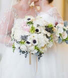 White Floral Bouquet with Hints of Blush, Greenery, Deep Blue
Photography: Old South Studios
Read More:
http://www.insideweddings.com/weddings/glamorous-north-carolina-wedding-with-a-wintry-shakespeare-motif/984/ white floral bouquet hints blush greenery blue north carolina wedding arrangement peonies roses