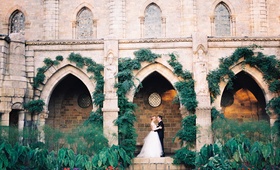 Bride and Groom Under Arches
Photography: Brianna Wilbur Photography
Read More:
http://www.insideweddings.com/weddings/modern-strolling-wedding-at-a-private-estate-in-pennsylvania/962/ bride and groom posing under arches of bryn athel cathedral