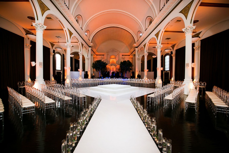 Modern In-the-Round Ceremony
Photography: Callaway Gable
Read More:
http://www.insideweddings.com/weddings/modern-in-the-round-ceremony-whimsical-garden-inspired-reception/1155/ Vibiana wedding ceremony white stage floating candles in the round seating altar white columns