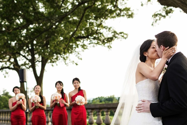 Asian Wedding Kiss b0767a49083f3771eeb3865cf56e768f - Asian Wedding Kiss