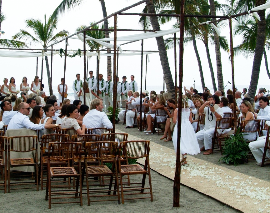 Article: Beautifully Unique Wedding Chairs
Photography: Stewart Pinsky
Read More:
http://www.insideweddings.com/news/planning-design/beautifully-unique-wedding-chairs/1162/
