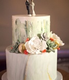 Art-Inspired Wedding Cake
Photography: Carasco Photography
Read More:
http://www.insideweddings.com/weddings/chicago-wedding-inspired-by-still-life-paintings-at-an-art-museum/1102/ Wedding cake two layer white with brushstroke green paint inspiration sugar flowers succulents