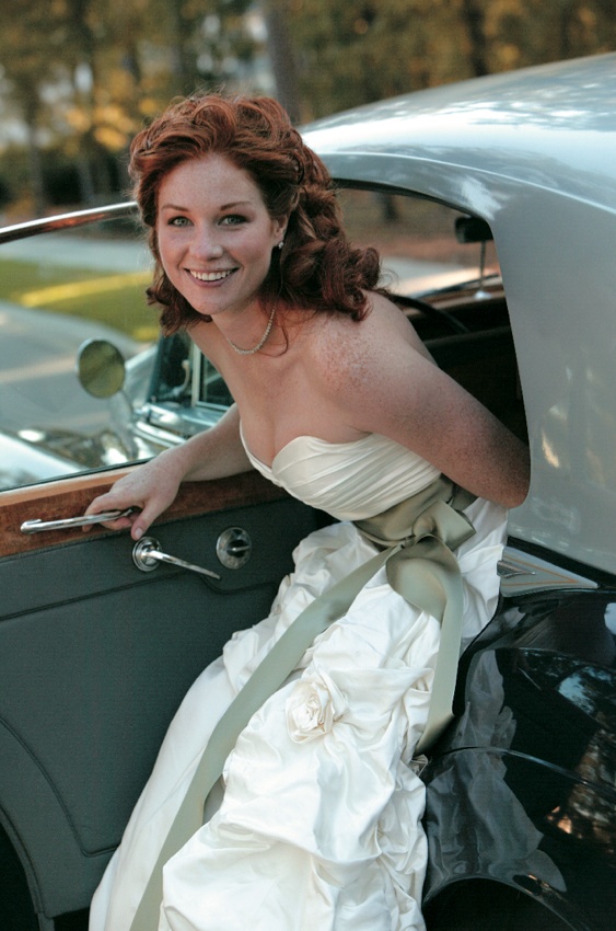 Classic Wedding Car
Photography: Mark Staff Photography
Read More:
http://www.insideweddings.com/weddings/autumn-inspired-golf-club-wedding-in-south-carolina/149/ Bride in strapless wedding dress getting out of classic wedding car