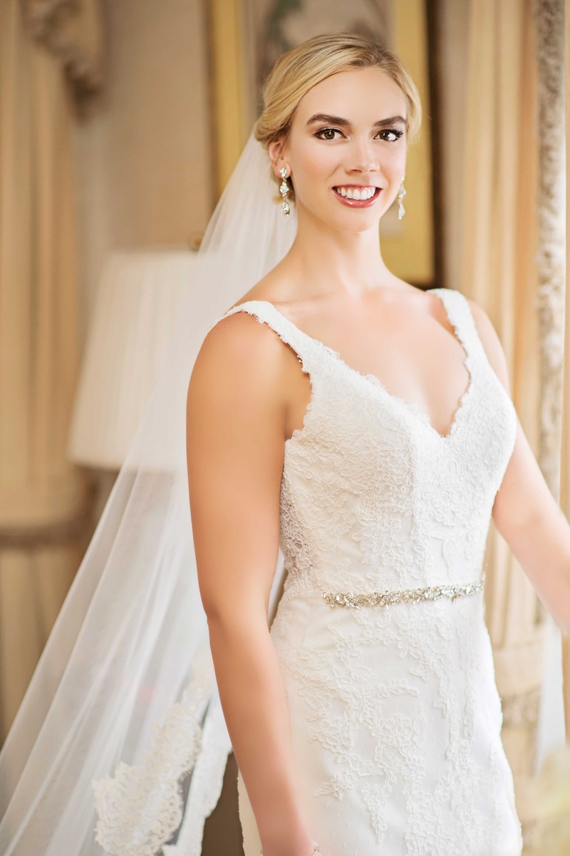 Bride Ready for Wedding
Photography: Carasco Photography
Read More:
http://www.insideweddings.com/weddings/new-york-yankees-infielder-marries-in-opulent-chicago-soiree/764/ rob refsnyder's wife on wedding day, bridal look by Aga Kaskiewicz