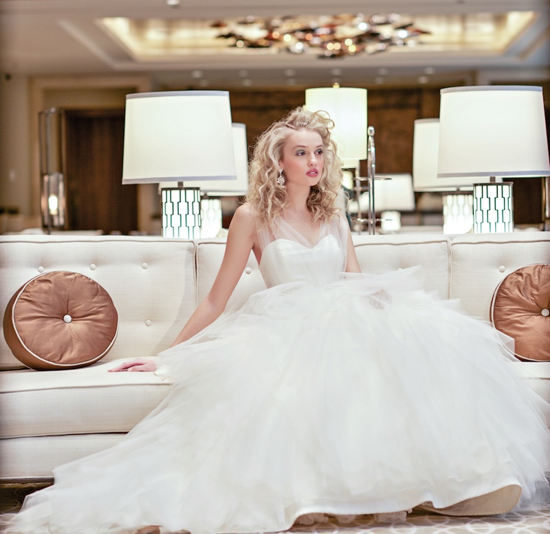 Alvina Valenta Bridal Gown
Photography: Carasco Photography
Read More:
http://www.insideweddings.com/weddings/a-regal-modern-ethereal-inspirational-wedding-shoot-in-chicago/667/ Bride in Alvina Valenta wedding dress on white couch
