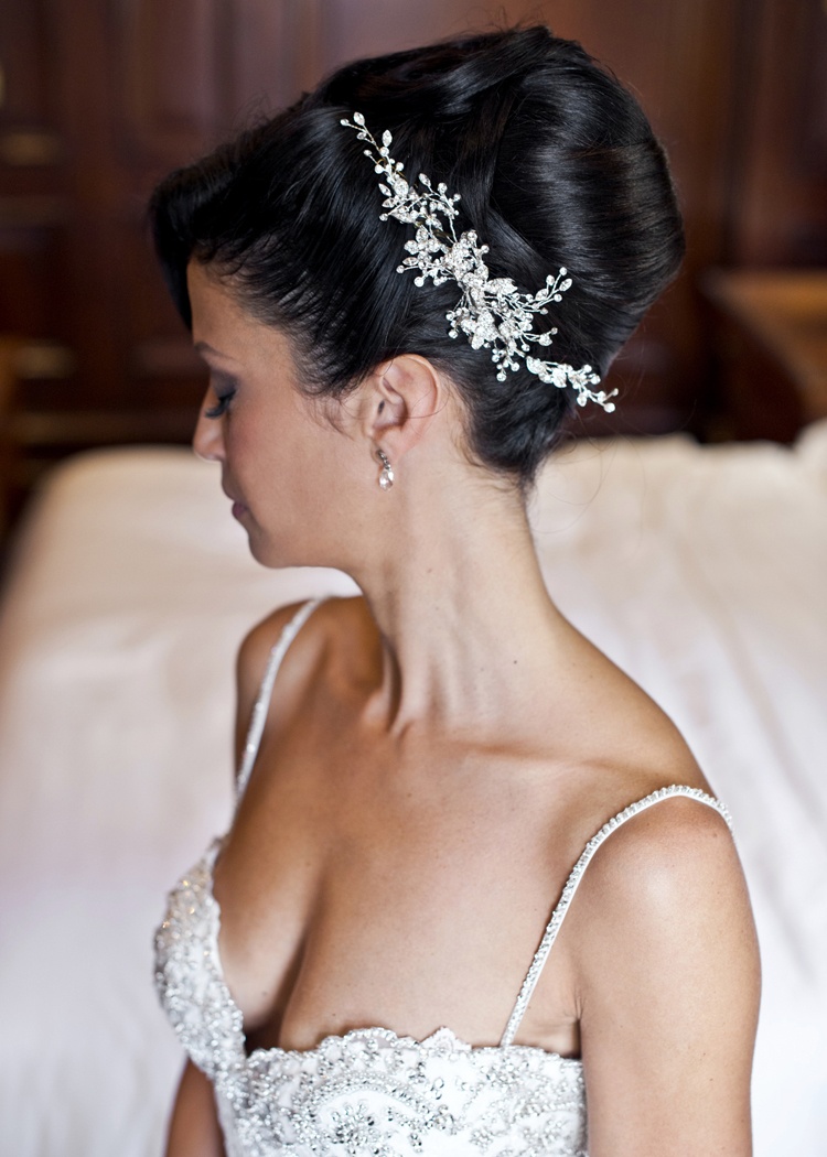 Floral Headpiece with Crystals
Photography: Lindsay Muciy Photography
Read More:
http://www.insideweddings.com/weddings/vibrant-florals-dramatic-details-at-montreal-wedding/918/ silver crystal headpiece in floral pattern for bridal updo