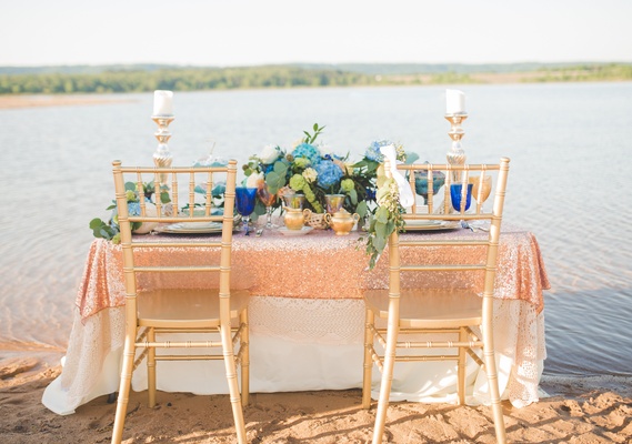 Sweetheart Table On The Lake Shore Styled Shoot Sequin Linen Sand Sweetheart Table On The Lake Shore Styled Shoot Sequin Linen Sand