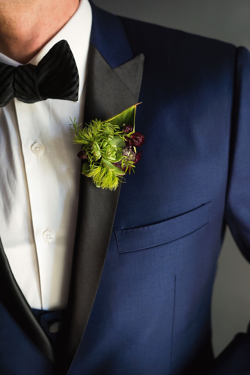 Unique Groom's Boutonniere
Photography: Callaway Gable
Read More:
http://www.insideweddings.com/weddings/modern-in-the-round-ceremony-whimsical-garden-inspired-reception/1155/ Wedding boutonniere groom artichoke succulent moss greenery