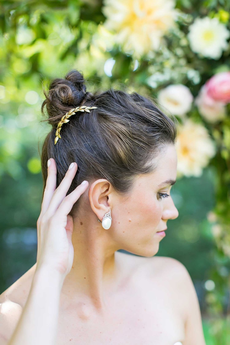 High Bun with Gold Headpiece
Photography: Vue Photography
Read More:
http://www.insideweddings.com/weddings/destination-rustic-fall-wedding-at-a-farm-in-north-carolina/1202/ bride with hair up in high bun gold laurel wreath headpiece large earrings manicure