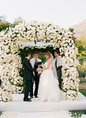 Georgetown Cupcake Cofounder Katherine Kallinis’ California Wedding Georgetown Cupcake Cofounder Katherine Kallinis’ California Wedding