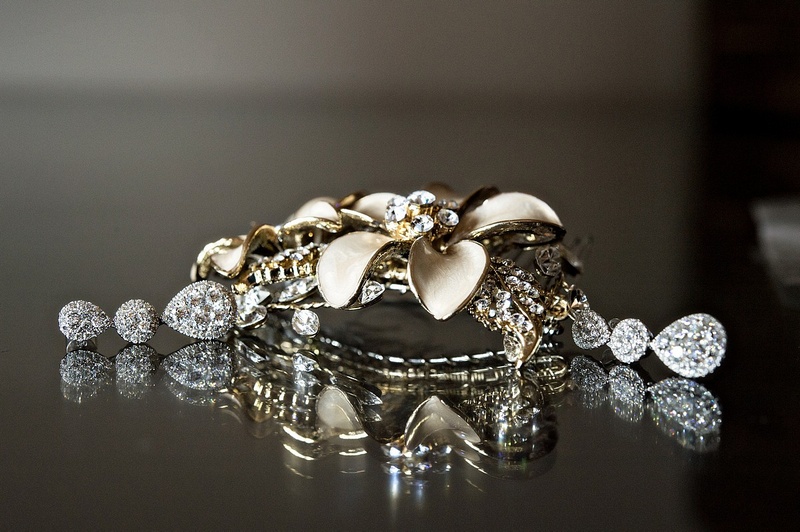 Gold and Silver Headpiece
Photography: Laurie Bailey Photography
Read More:
http://www.insideweddings.com/weddings/oceanfront-wedding-ceremony-classic-romantic-ballroom-reception/854/ gold silver headpiece hairpiece floral design crystals diamonds wedding