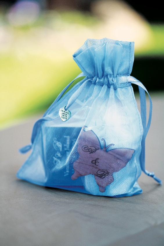 Welcome Bag for Out-of-Town Guests
Photography: Chris + Lynn Photographers
Read More:
http://www.insideweddings.com/weddings/butterfly-inspired-spring-wedding-in-canada/189/ Welcome bag for wedding guest in blue and full of goodies