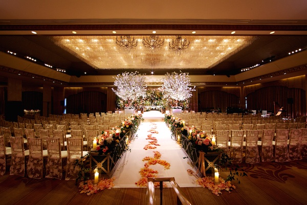 Vibrant Fall Wedding With Lush Flowers In Chicago Illinois