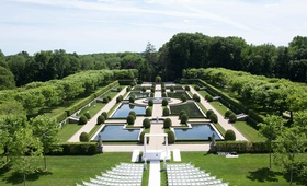 Outdoor Ceremony at Oheka Castle
Photography: Brett Matthews Photography
Read More:
http://www.insideweddings.com/weddings/regal-outdoor-ceremony-ballroom-reception-at-oheka-castle-in-ny/821/ Oheka Castle in Huntington, New York wedding venue green lawn reflecting pool fountains trees
