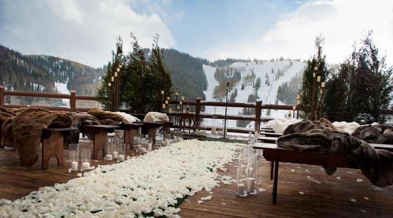 Wintry Ceremony Décor
Photography: Handeland Tesoro Photography
Read More:
http://www.insideweddings.com/weddings/snowy-outdoor-winter-ceremony-cozy-lodge-reception/522/ Park City lodge venue with view of ski slopes
