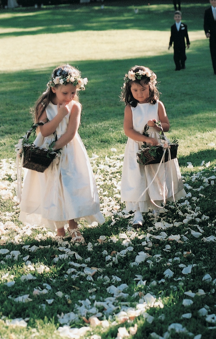 Lindsay Price's Flower Girls
Photography: Susan Bordelon Photography
Read More:
http://www.insideweddings.com/weddings/lindsay-price-and-shawn-piller/98/ Little girls carrying baskets and wearing flower crowns