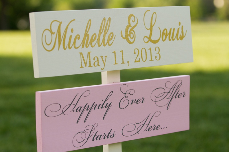 Wooden Wedding Signs
Photography: Aaron Watson Photography
Read More:
http://www.insideweddings.com/weddings/classic-virginia-wedding-inspired-by-grace-kellys-elegance/511/ Painted wood signs with wedding date and quote