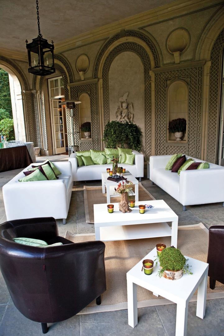 White Lounge Area
Photography: Kristin Spencer Photography
Read More:
http://www.insideweddings.com/weddings/elegant-rhode-island-wedding-with-nature-theme/332/ Glen Manor House lounge area wedding reception