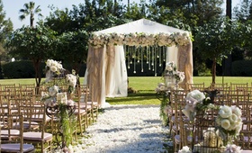 Alfresco Garden Ceremony
Photography: Victor Sizemore Photography
Read More:
http://www.insideweddings.com/weddings/twilight-inspired-wedding-at-the-langham-huntington-in-california/359/ Outdoor wedding with gold chairs and neutral colors
