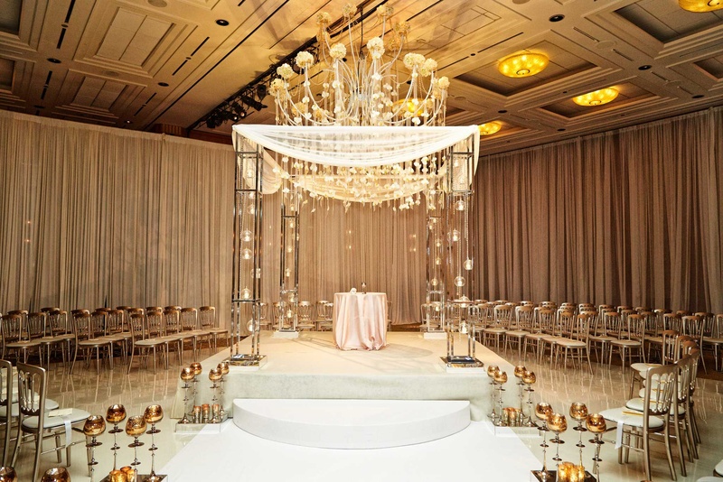 Opulent Chuppah and Ceremony Space
Photography: KingenSmith
Read More:
http://www.insideweddings.com/weddings/delicately-detailed-chicago-wedding-with-jewish-christian-customs/762/ white and gold detailed chuppah at jewish and christian wedding ceremony