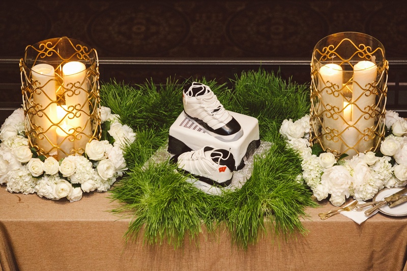 Owen Daniels' Cake
Photography: J. Cogliandro Photography
Read More:
http://www.insideweddings.com/weddings/angela-mecca-and-owen-daniels/540/ Groom's cake with Nike shoes and shoebox