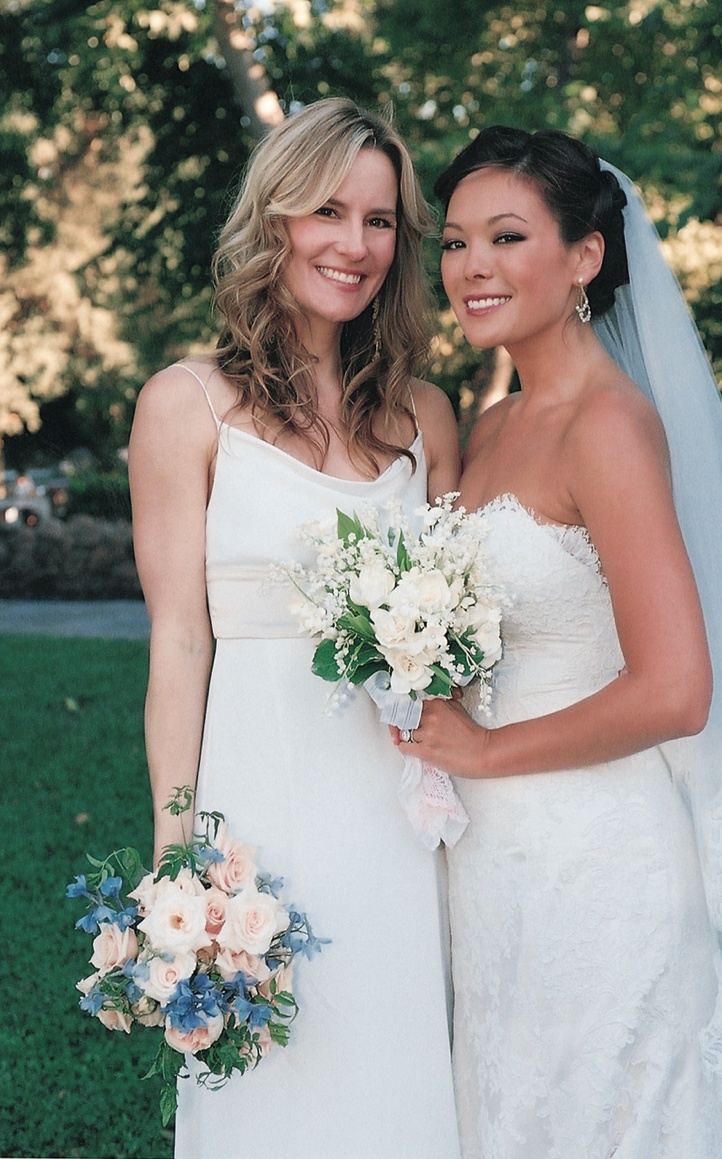 The Bride and Her Maid of Honor
Photography: Susan Bordelon Photography
Read More:
http://www.insideweddings.com/weddings/lindsay-price-and-shawn-piller/98/ Bridesmaid in white dress with bride outside