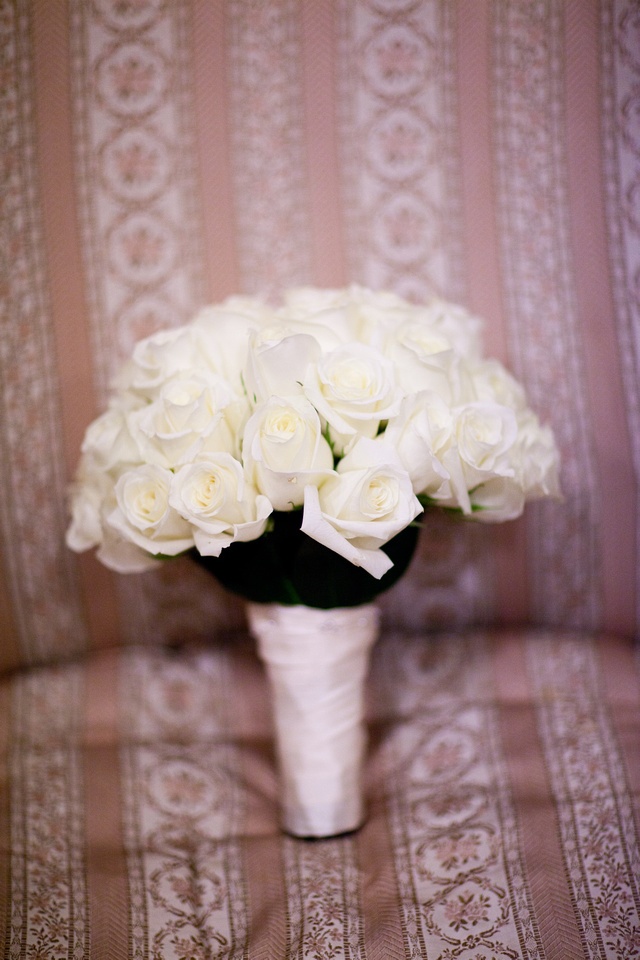 White Rose Bouquet
Photography: Jay Lawrence Goldman Photography
Read More:
http://www.insideweddings.com/weddings/classic-wedding-with-crystal-golden-details-in-beverly-hills/1/ Still life image of ivory rose wedding bouquet