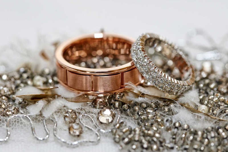Rose Gold and Silver Metallic Wedding Bands
Photography: KingenSmith
Read More:
http://www.insideweddings.com/weddings/delicately-detailed-chicago-wedding-with-jewish-christian-customs/762/ rose gold wedding band silver metallic wedding band jewelry for a wedding