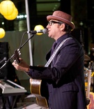 Elvis Costello
Photography: Zuma Photo
Read More:
http://www.insideweddings.com/weddings/modern-outdoor-wedding-in-park-city-utah/420/ Musician Elvis Costello performs at Park City wedding