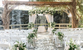Chuppah Under Wooden Structure
Photography: Jenny Quicksall Photography
Read More:
http://www.insideweddings.com/weddings/romantic-rustic-wedding-in-malibu-with-jewish-english-traditions/1092/ calamigos ranch wedding, outdoor wedding with waterfall, chuppah under wooden structure