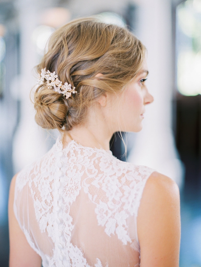 Bride's Updo with Florid Hair Comb
Photography: Steve Torres Photography
Read More:
http://www.insideweddings.com/weddings/romantic-inspirational-shoot-at-a-historic-venue-in-downtown-la/724/ Bride in a JINZA Couture Bridal dress with chantilly lace, updo with Elizabeth Bowers hair comb