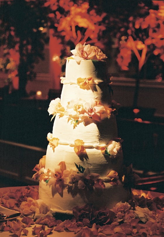 Fall Wedding Cake
Photography: Stephanie Ellis Photography
Read More:
http://www.insideweddings.com/weddings/fall-inspired-wedding-in-beverly-hills-california/41/ Five tier cake with orange flowers