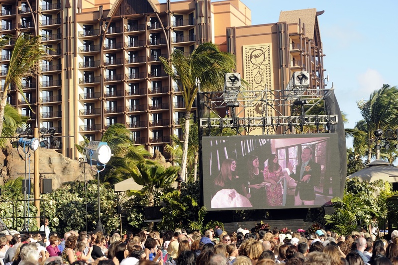 LIVE! With Kelly at Aulani Resort %26 Spa
Photography: Disney's Fairy Tale Weddings
Read More:
http://www.insideweddings.com/weddings/dream-hawaiian-wedding-contest-winners-live-tv-celebration/3/ Televised wedding at Hawaii's Disney resort