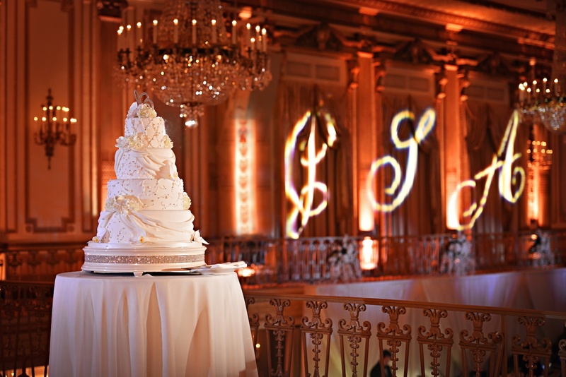 All-White Wedding Cake
Photography: Carasco Photography
Read More:
http://www.insideweddings.com/weddings/bride-wears-custom-ines-di-santo-gown-at-glamorous-chicago-wedding/550/ Sparkling confection on crystal-embellished cake stand