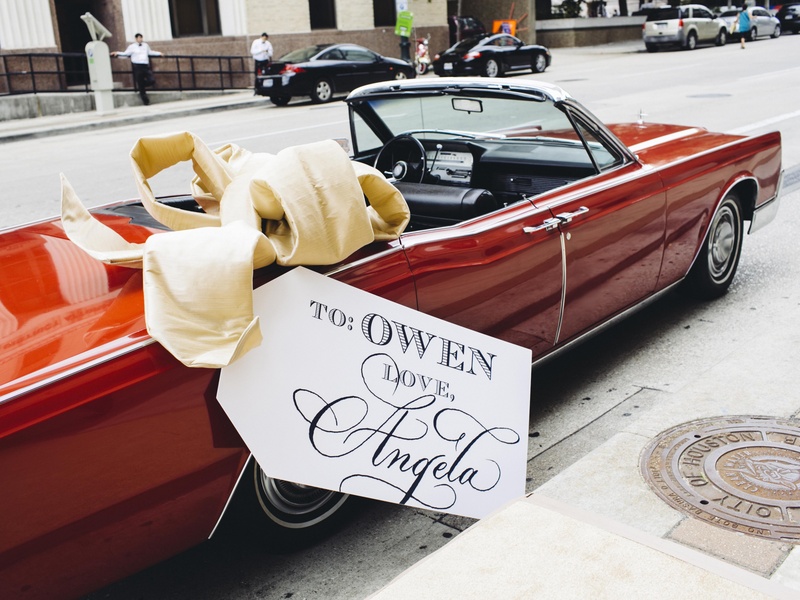 Red Lincoln Convertible
Photography: J. Cogliandro Photography
Read More:
http://www.insideweddings.com/weddings/angela-mecca-and-owen-daniels/540/ NFL player Owen Daniels' wedding gift from bride