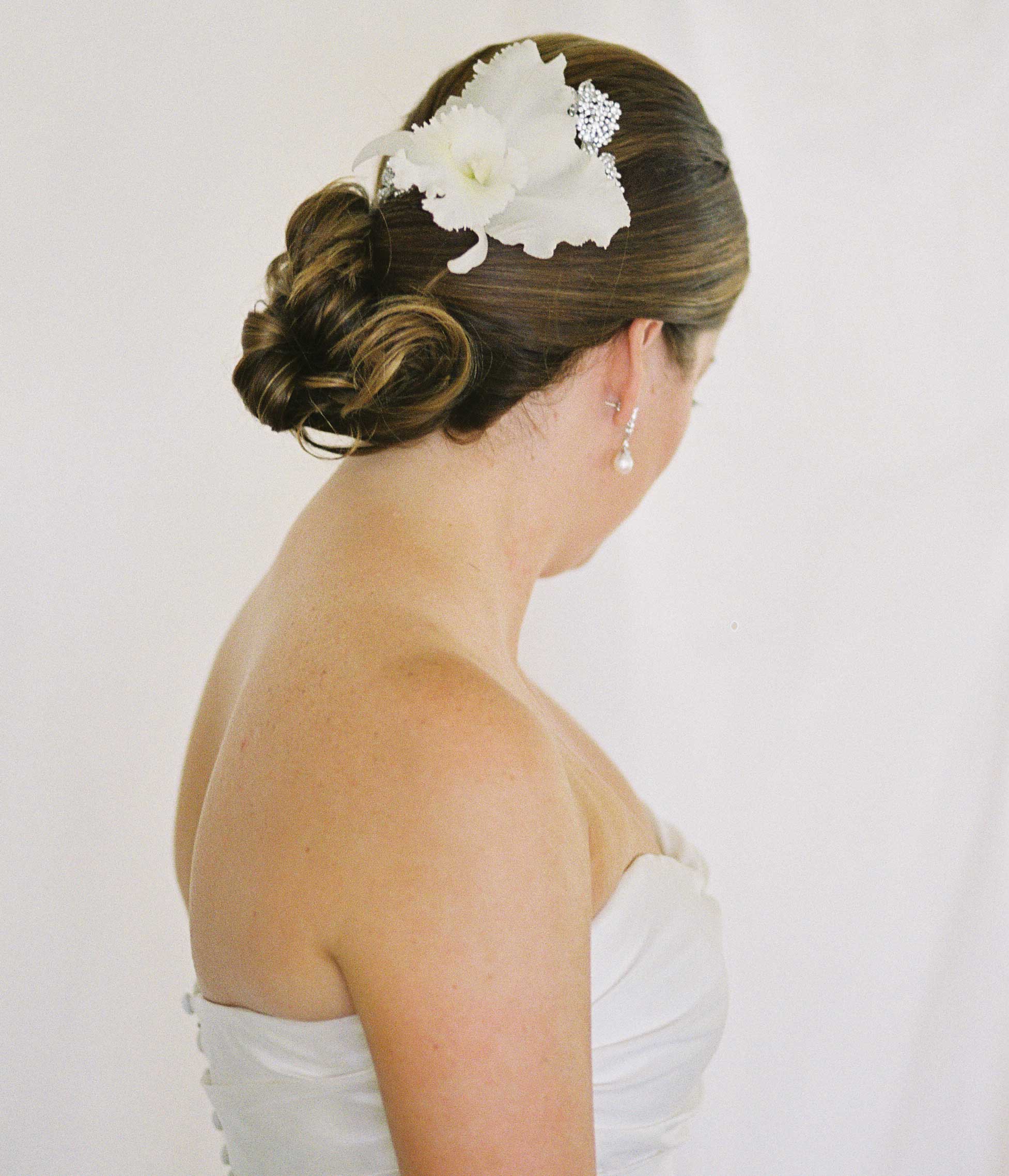 Hair Accessory Alternatives To Traditional Bridal Veils Inside
