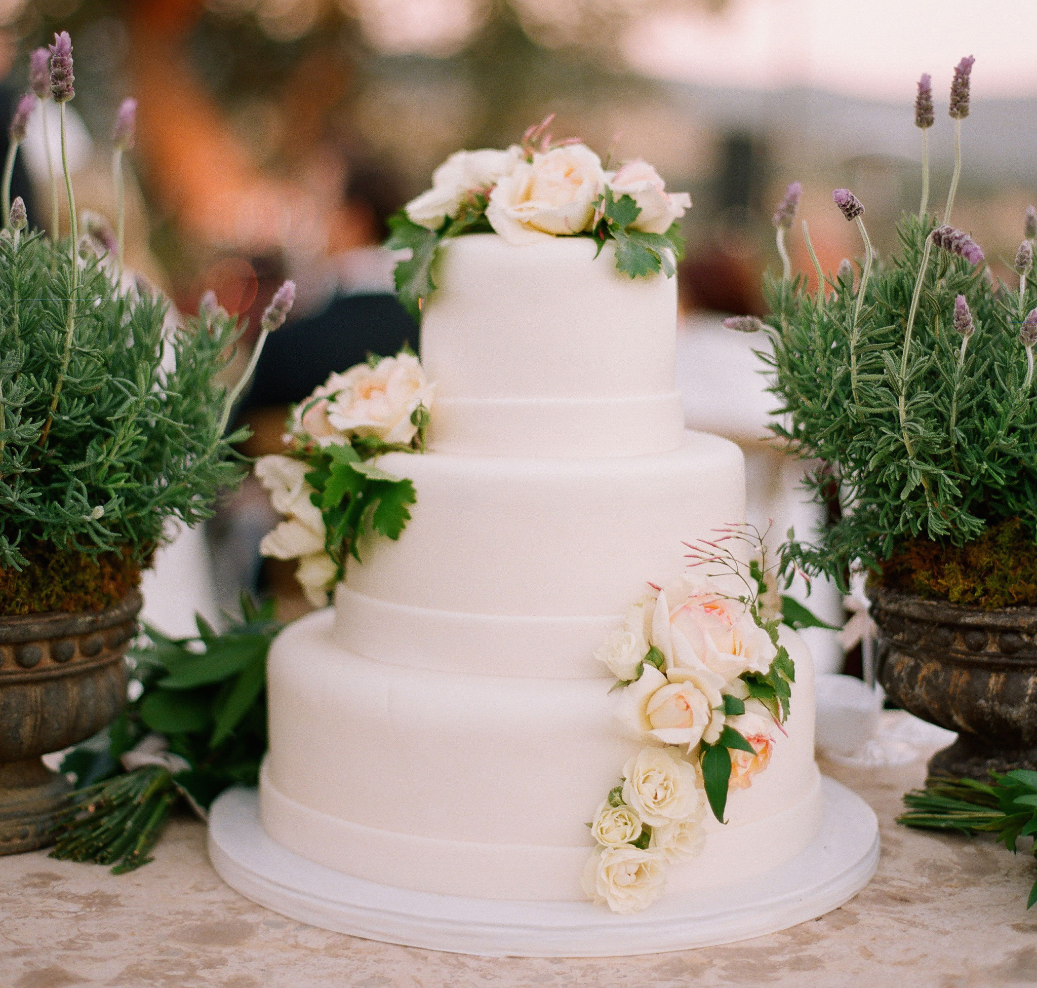 wedding cake flowers