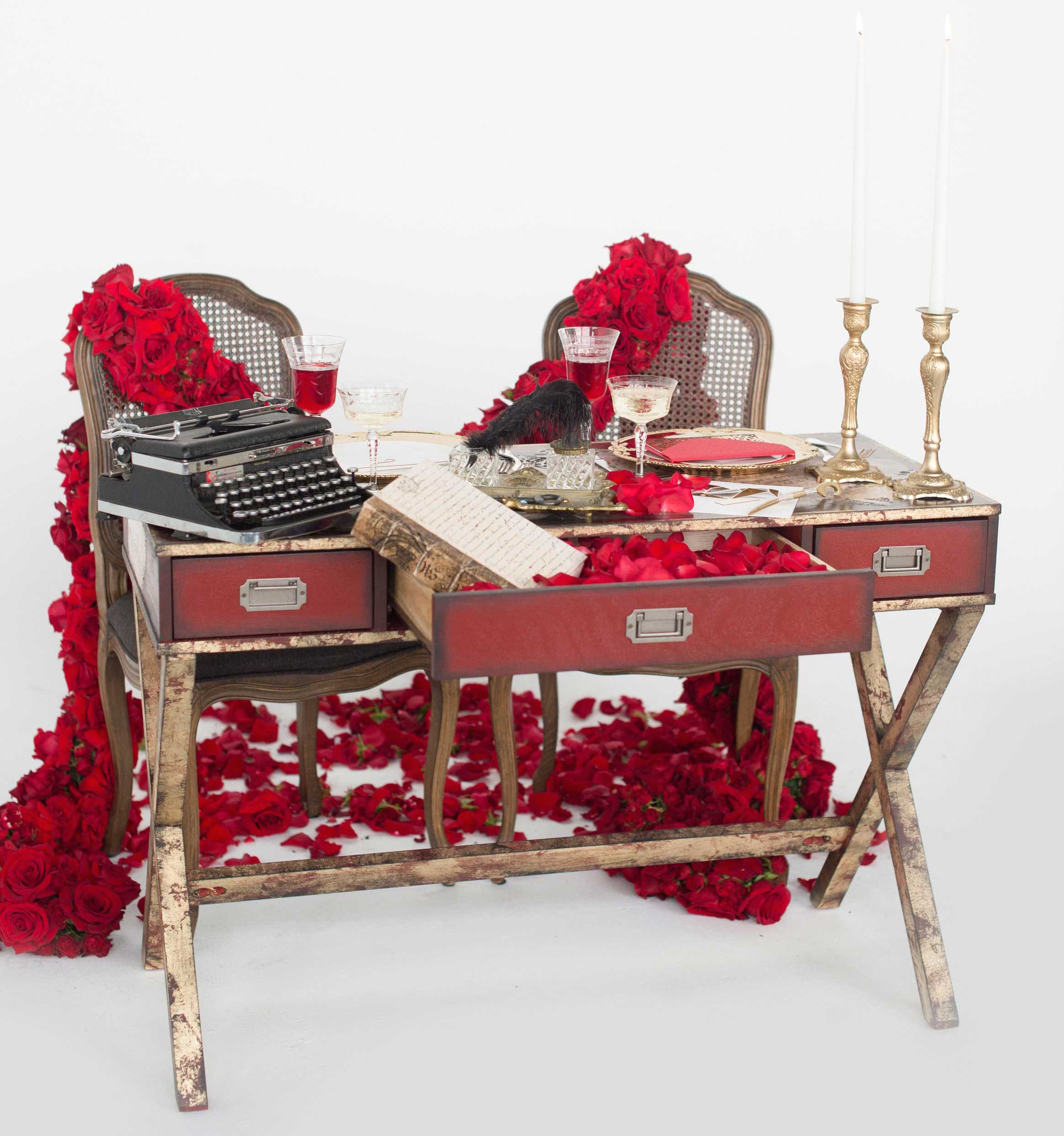 EVOKE DC Love Letters sweetheart table desk with gold red details