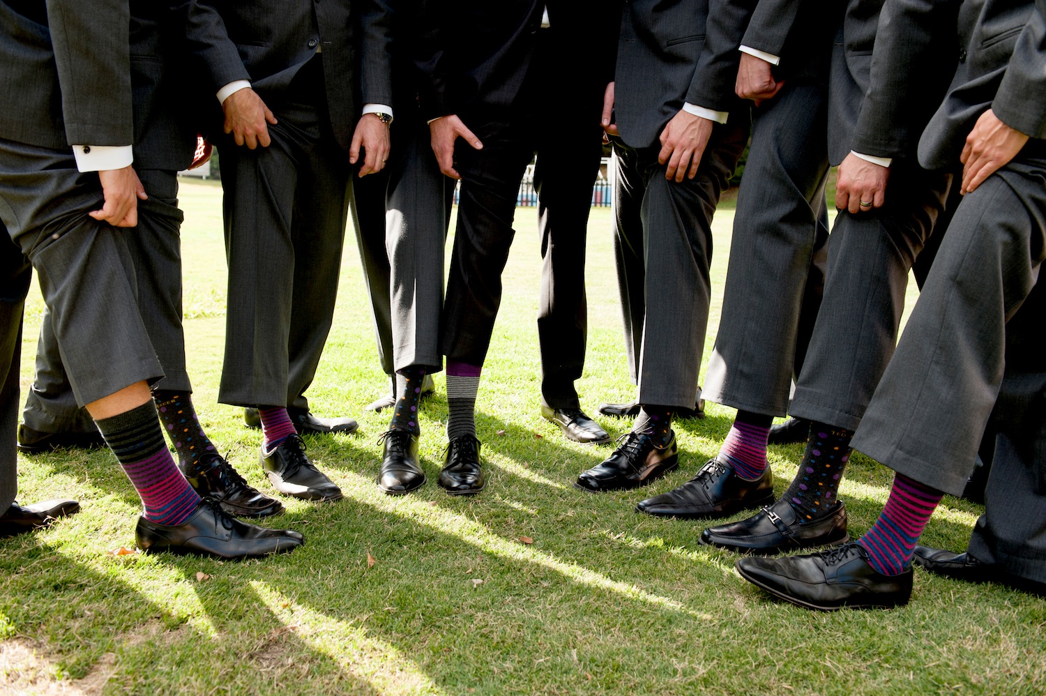 Fun and Playful Wedding Photo Poses for Grooms and Groomsmen - Inside ...