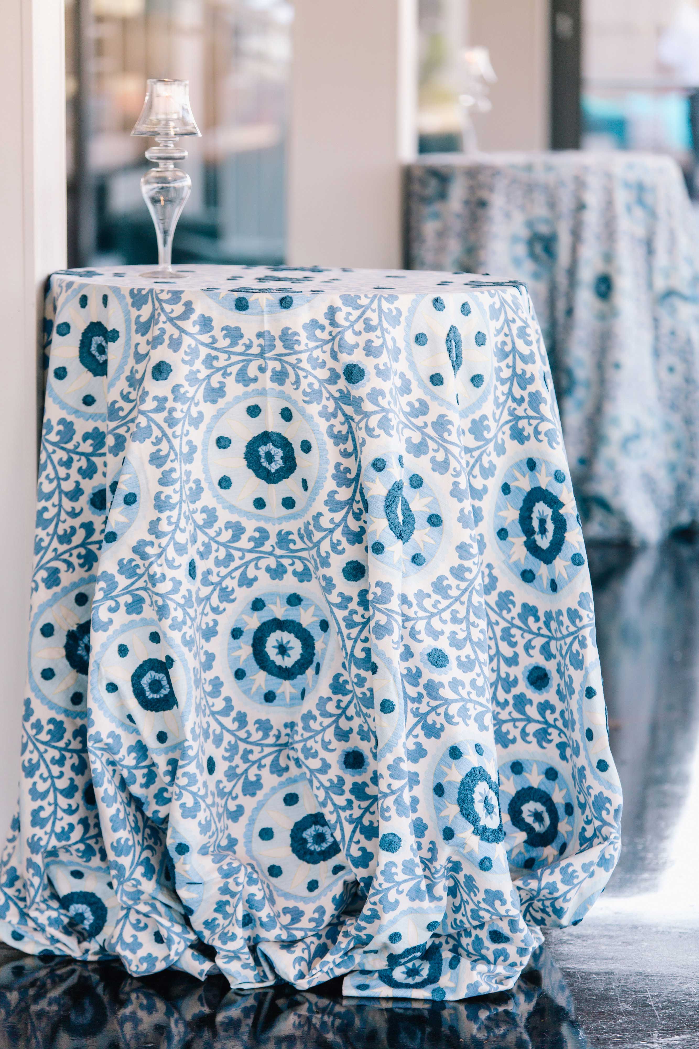 detroit lions quarterback matthew stafford rehearsal dinner blue and white linens