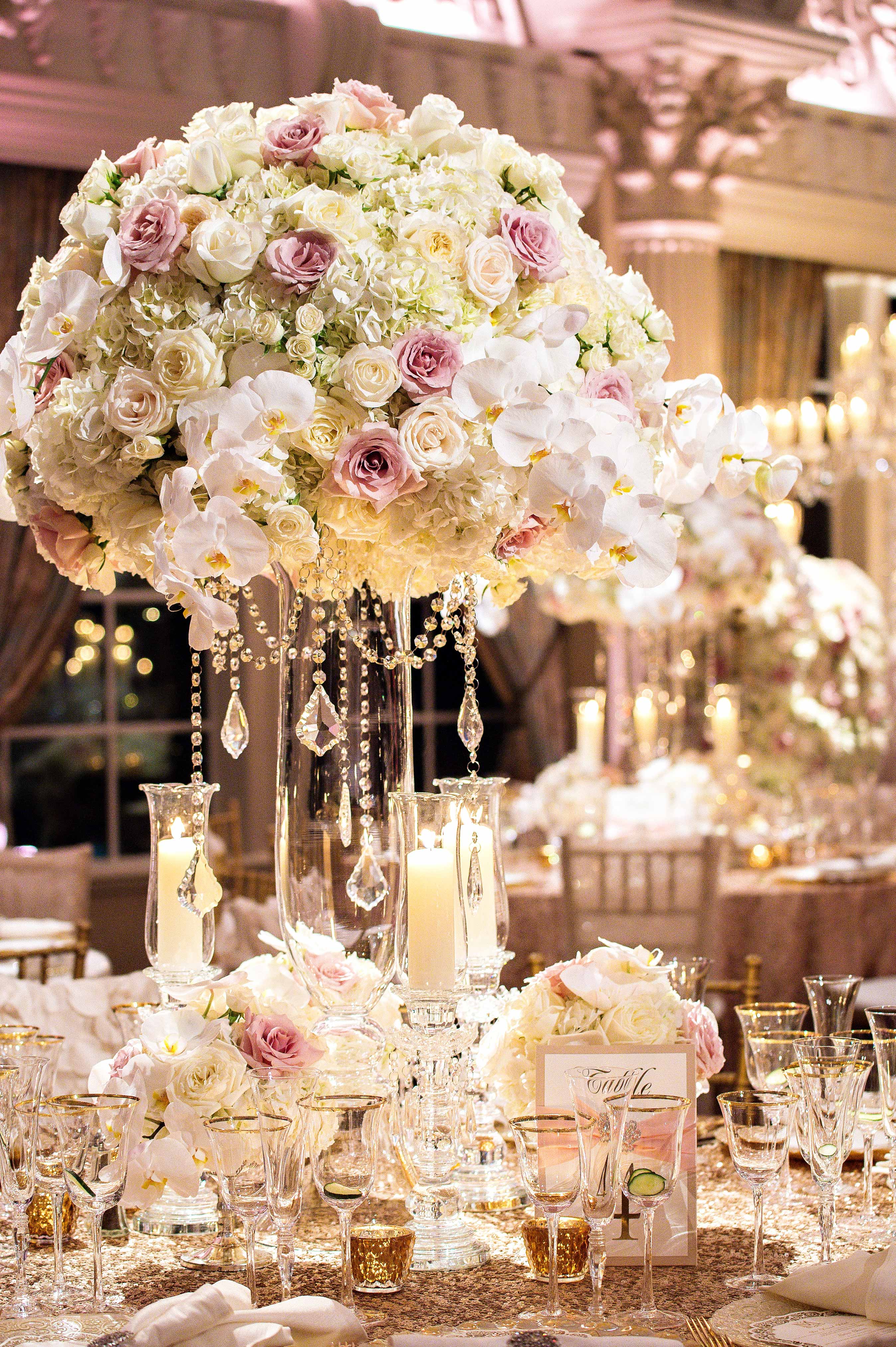 gold wedding decor