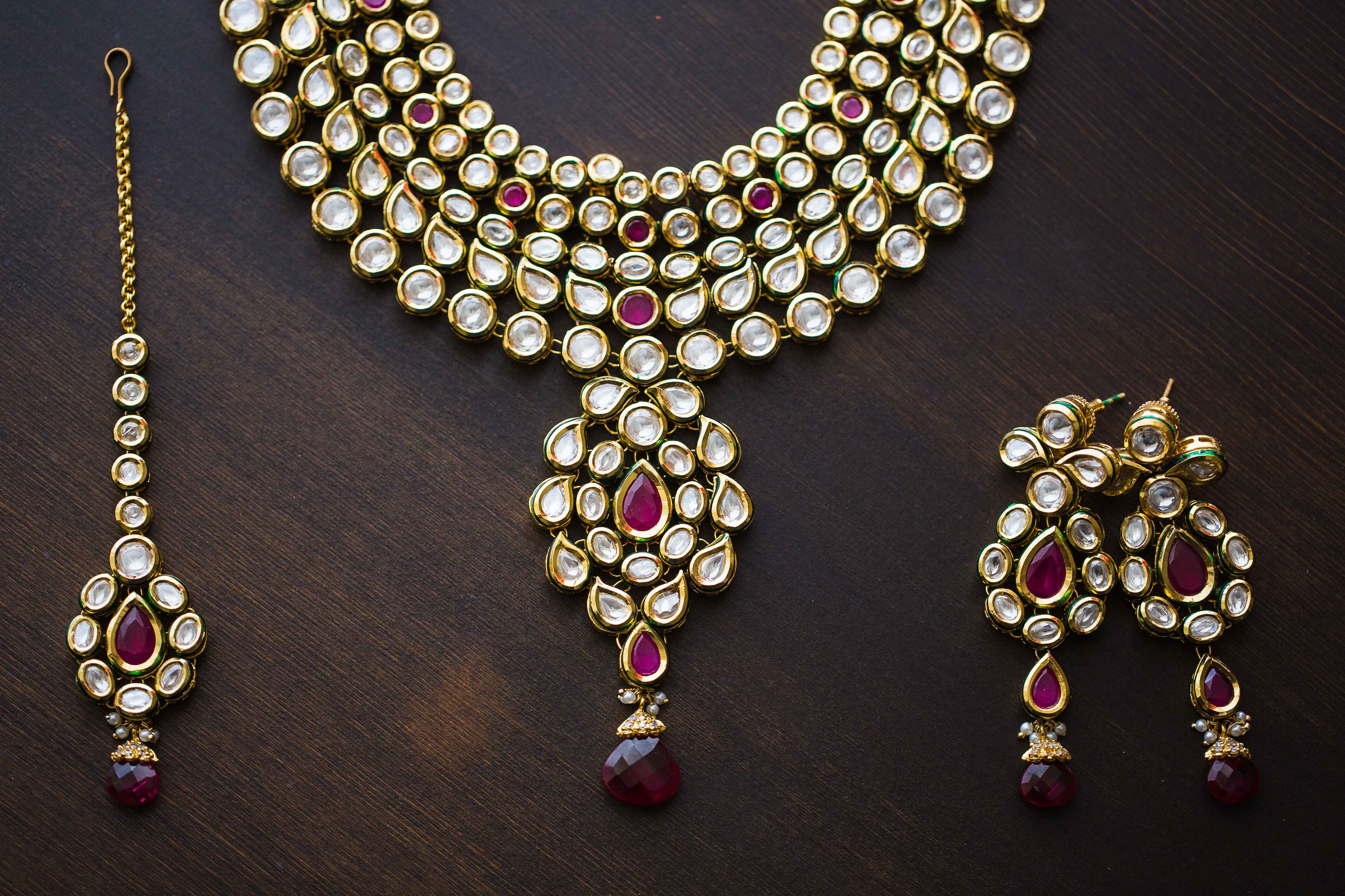 best necklace design for wedding