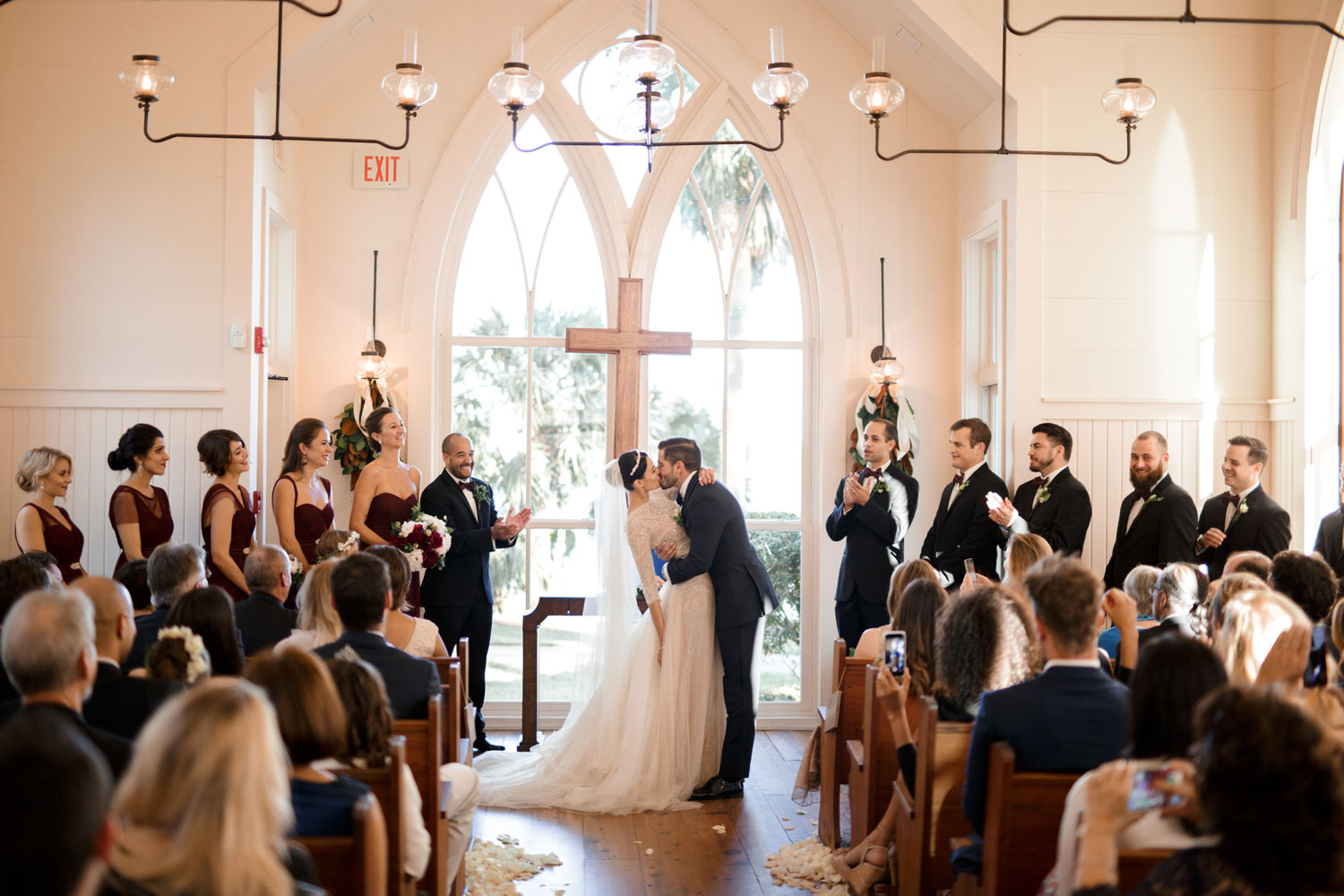What Order Should Your Bridal Party Stand In? - Inside Weddings What Order Should Your Bridal Party Stand In? - Inside Weddings